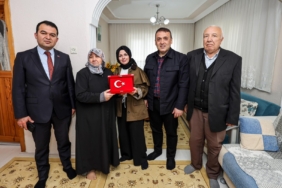 bozuyuk-haber-965525-vali-sozer-den-sehit-ismail-ari-nin-ailesine-anlamli-ziyaret-0.jpg