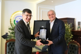bozuyuk-haber-9872610-baskan-kahveci-den-baskan-bakkalcioglu-na-ziyaret-0.jpg