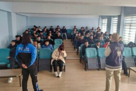 bozuyuk-haber-993392-bozuyuk-te-ogrencilere-sosyal-medya-ve-internet-kullanimi-egitimi-0.jpg